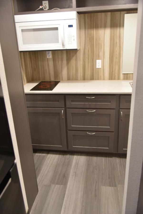 Town Place Studio Apartment Snyder Екстериор снимка