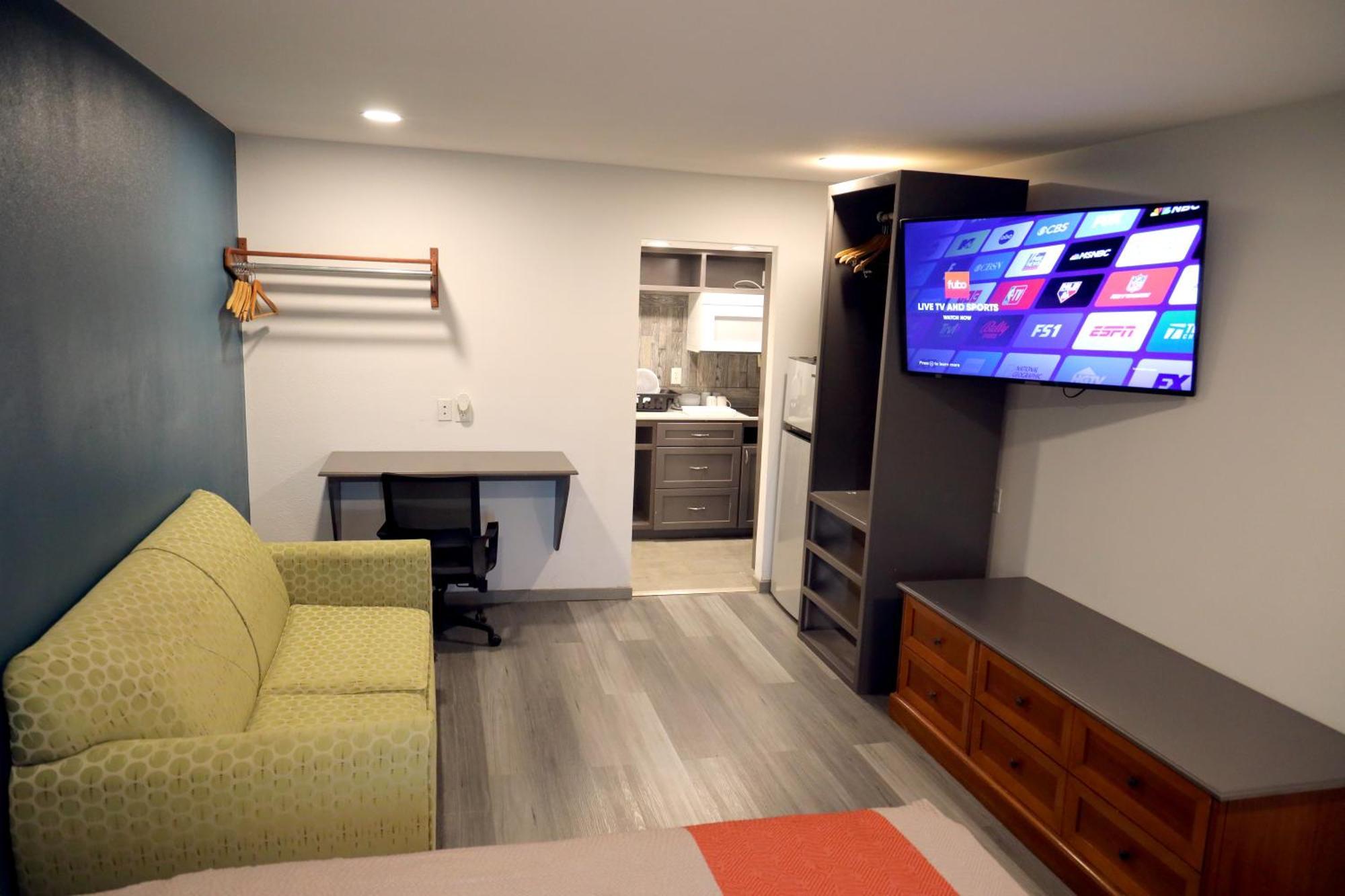 Town Place Studio Apartment Snyder Екстериор снимка
